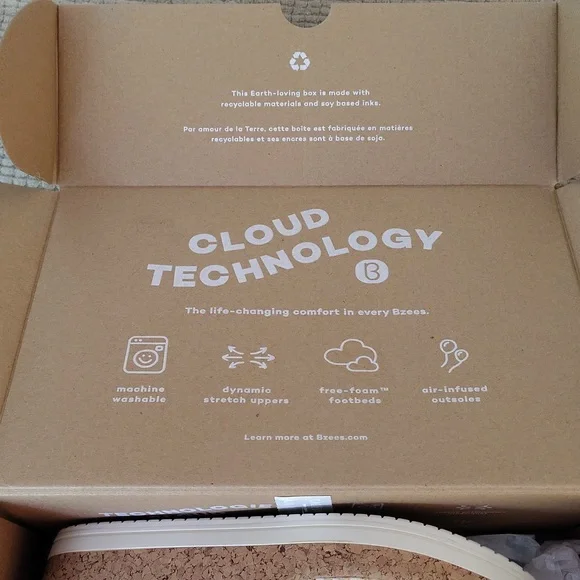 New BZEES Resort Wht/Nat Fabric Wedge Sandals Size 7.5 M With Box - Picture 10 of 16